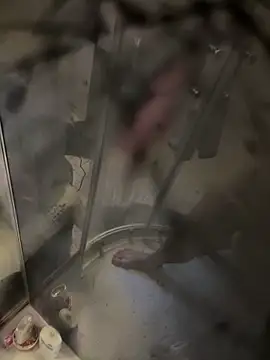 Snapshot of lescro95_ chatting on October 16, 3:20 pm lescro95  online show from October 16, 3:20 pm