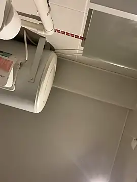 Snapshot of lescro95_ chatting on October 20, 4:22 pm lescro95  online show from October 20, 4:22 pm