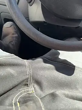 Snapshot of lescro95_ chatting on March 18, 10:39 am lescro95  online show from March 18, 10:39 am