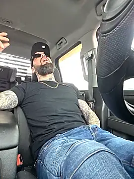 Beardedtattood online show from December 3, 2:56 pm