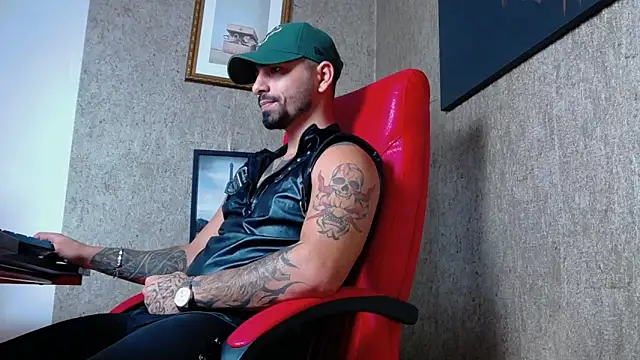 Snapshot of NigelBoydXXX chatting on January 9, 6:47 pm NigelBoydXXX online show from January 9, 6:47 pm