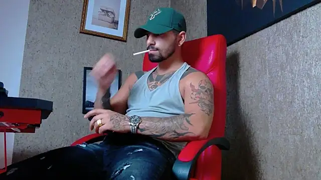 Snapshot of NigelBoydXXX chatting on December 21, 8:00 pm NigelBoydXXX online show from December 21, 8:00 pm