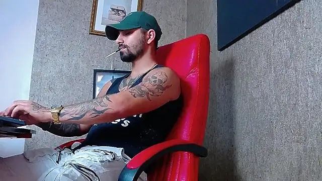 Snapshot of NigelBoydXXX chatting on February 14, 7:38 am NigelBoydXXX online show from February 14, 7:38 am