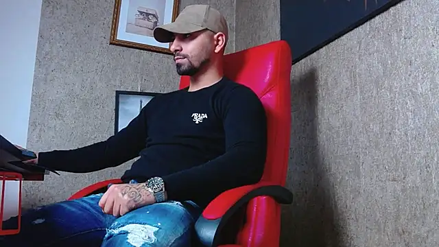 Snapshot of NigelBoydXXX chatting on December 28, 5:44 am NigelBoydXXX online show from December 28, 5:44 am