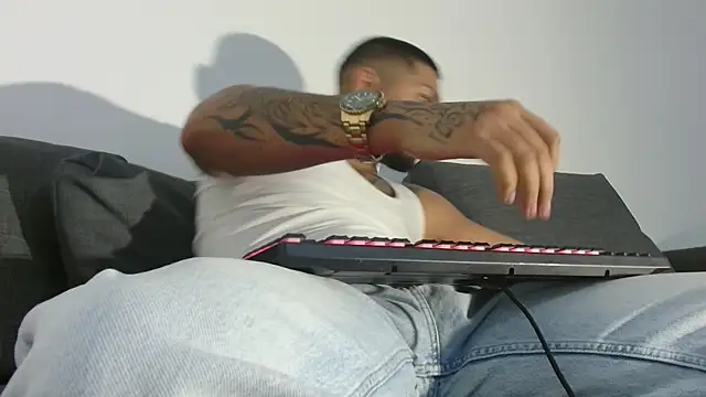 Snapshot of NigelBoydXXX chatting on October 7, 5:39 pm NigelBoydXXX online show from October 7, 5:39 pm