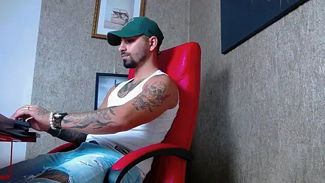 Snapshot of NigelBoydXXX chatting on January 12, 7:42 pm NigelBoydXXX online show from January 12, 7:42 pm