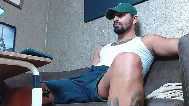 Snapshot of NigelBoydXXX chatting on February 26, 5:53 am NigelBoydXXX online show from February 26, 5:53 am