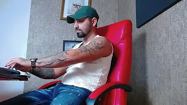 Snapshot of NigelBoydXXX chatting on February 12, 6:51 am NigelBoydXXX online show from February 12, 6:51 am