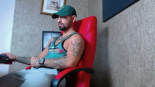 Snapshot of NigelBoydXXX chatting on February 3, 9:07 pm NigelBoydXXX online show from February 3, 9:07 pm