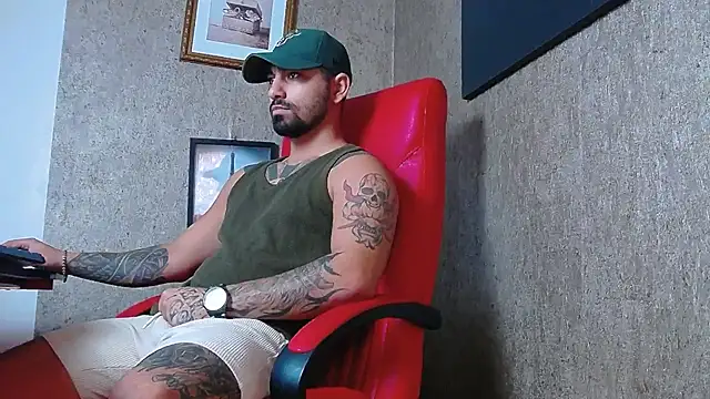 Snapshot of NigelBoydXXX chatting on February 8, 9:13 am NigelBoydXXX online show from February 8, 9:13 am