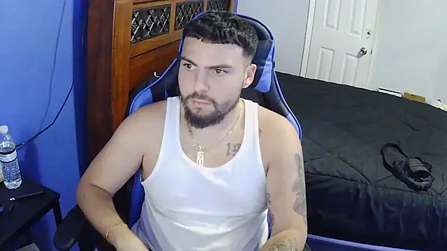 Snapshot of MasterKvn chatting on February 8, 6:12 am MasterKvn online show from February 8, 6:12 am