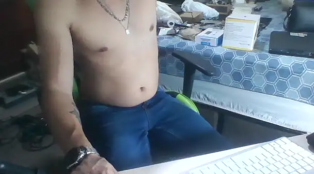 Snapshot of SOLESFETISHBR chatting on March 21, 2:18 am SOLESFETISHBR online show from March 21, 2:18 am