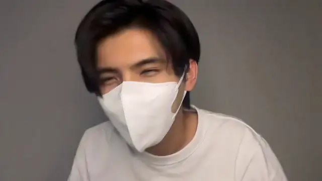 Lio kun online show from November 17, 3:04 pm