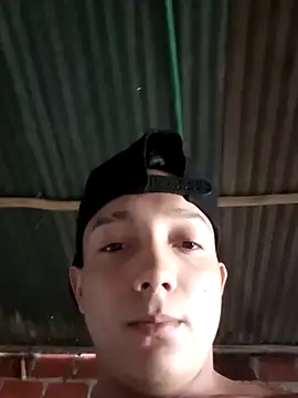 Snapshot of tayson_ chatting on March 5, 1:06 pm tayson  online show from March 5, 1:06 pm