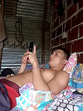 Snapshot of tayson_ chatting on February 3, 1:30 pm tayson  online show from February 3, 1:30 pm