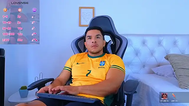 estebandelouis online show from March 30, 2:40 pm