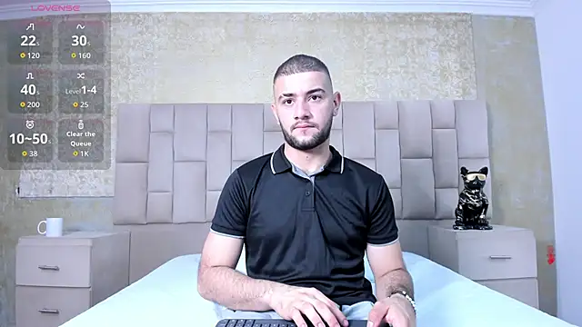 Snapshot of MaximusDick1_ chatting on October 23, 3:43 am MaximusDick1  online show from October 23, 3:43 am