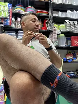 JuanZapata33 online show from December 21, 11:46 pm