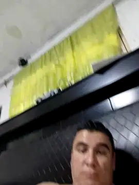 caramelodechile online show from February 5, 10:50 pm