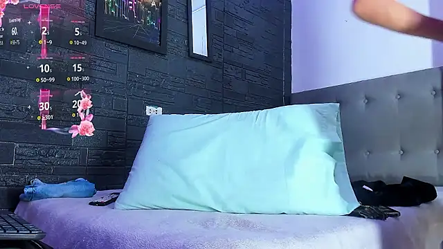 Romancartier 1 online show from October 30, 1:12 pm