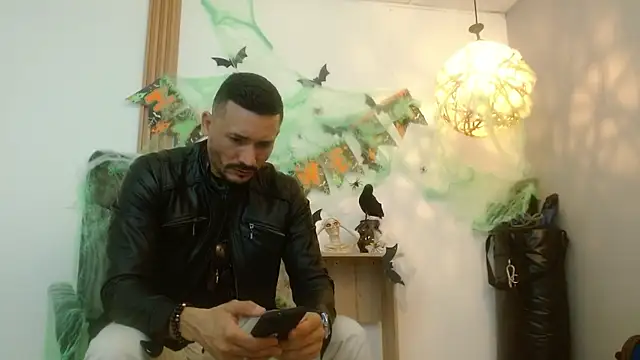 Reiko 85  online show from October 11, 7:40 pm