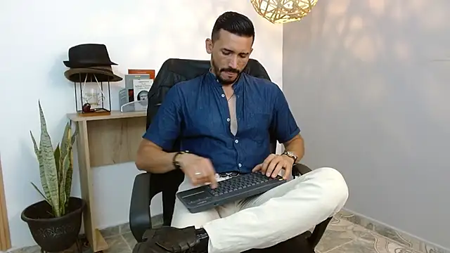 Reiko 85  online show from February 3, 7:10 pm