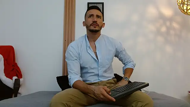 Reiko 85  online show from December 6, 8:07 pm