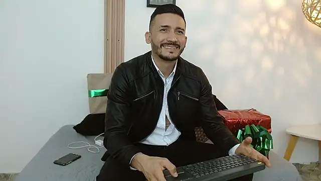 Reiko 85  online show from December 26, 8:00 pm