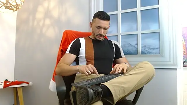 Reiko 85  online show from December 5, 7:51 pm