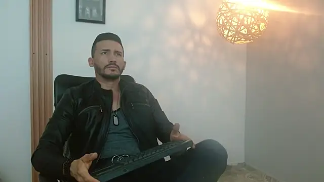 Reiko 85  online show from January 9, 7:40 pm