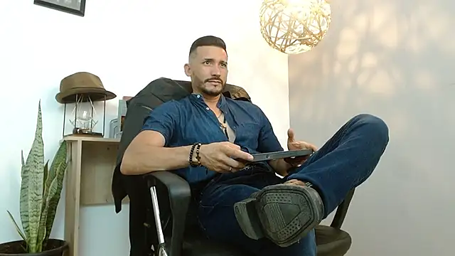 Reiko 85  online show from January 23, 7:40 pm