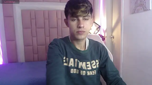 Dyla n18 online show from December 2, 11:16 pm