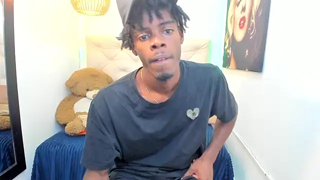 Snapshot of royce_ebony chatting on September 13, 3:07 am royce ebony online show from September 13, 3:07 am