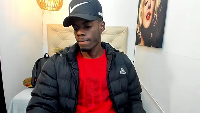 Snapshot of royce_ebony chatting on September 19, 3:07 am royce ebony online show from September 19, 3:07 am