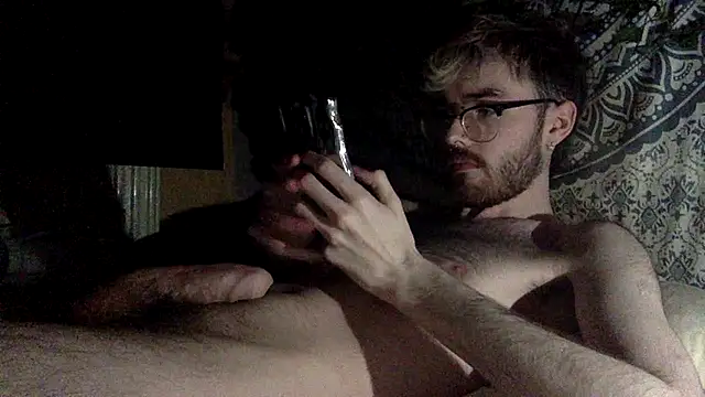 hairynhorny992 online show from February 27, 11:37 pm