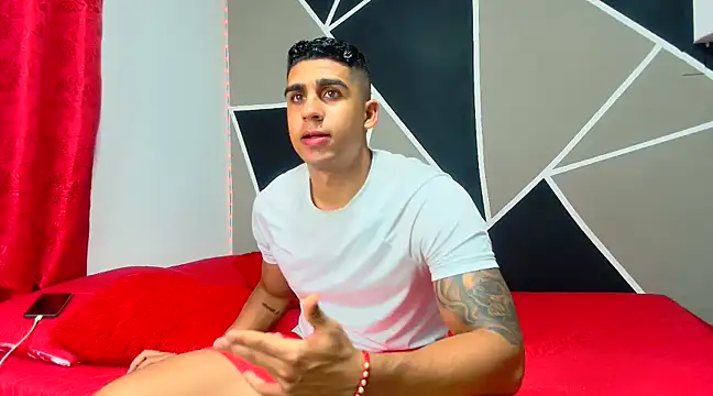 Snapshot of astrom_greyy chatting on March 22, 12:06 am astrom greyy online show from March 22, 12:06 am