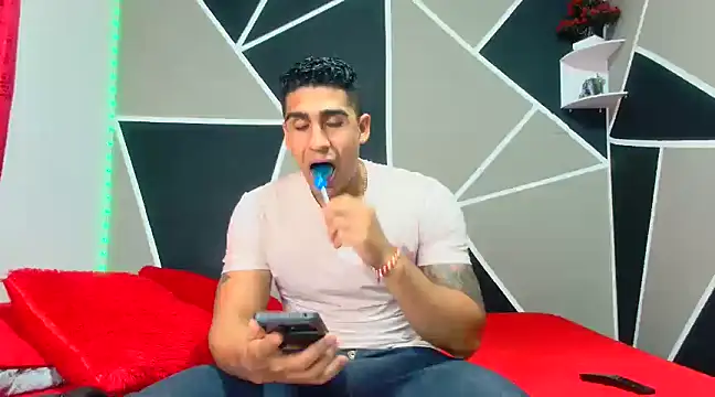 Snapshot of astrom_greyy chatting on February 8, 2:58 am astrom greyy online show from February 8, 2:58 am