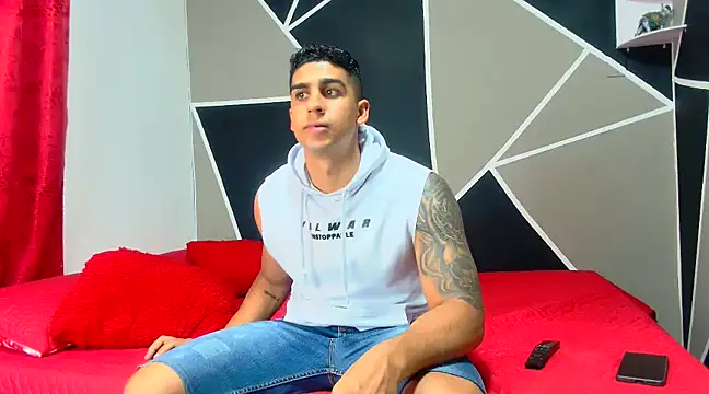 Snapshot of astrom_greyy chatting on March 15, 9:38 pm astrom greyy online show from March 15, 9:38 pm