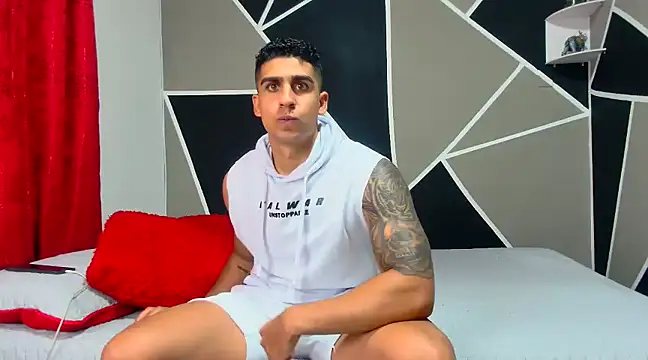 Snapshot of astrom_greyy chatting on January 16, 1:58 am astrom greyy online show from January 16, 1:58 am