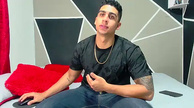 Snapshot of astrom_greyy chatting on January 18, 10:28 pm astrom greyy online show from January 18, 10:28 pm