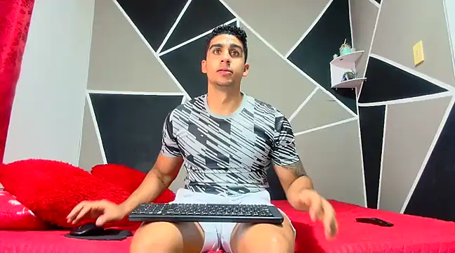 Snapshot of astrom_greyy chatting on March 10, 8:23 pm astrom greyy online show from March 10, 8:23 pm