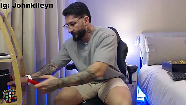 jonhklleyn online show from June 24, 9:06 pm