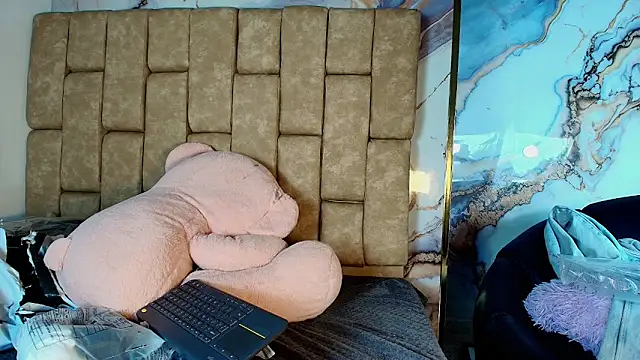 hares mds online show from February 20, 4:42 pm