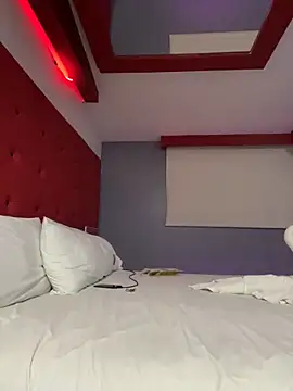 YoElMasHot online show from April 1, 1:18 am