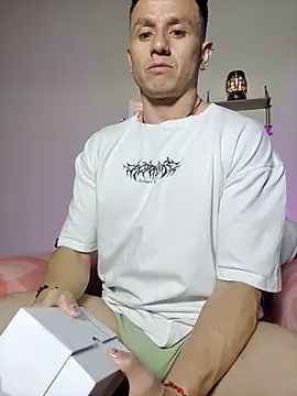 Andrewfalcon online show from December 17, 9:10 pm