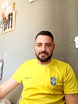 P4uzud4O online show from April 22, 2:22 pm