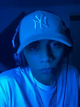 SkinnyHot444 online show from January 19, 2:57 am