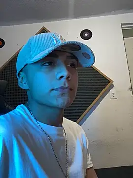 SkinnyHot444 online show from February 2, 1:55 am