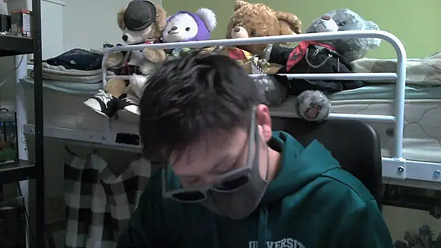 Snapshot of Owl1216 chatting on December 21, 1:42 pm Owl1216 online show from December 21, 1:42 pm