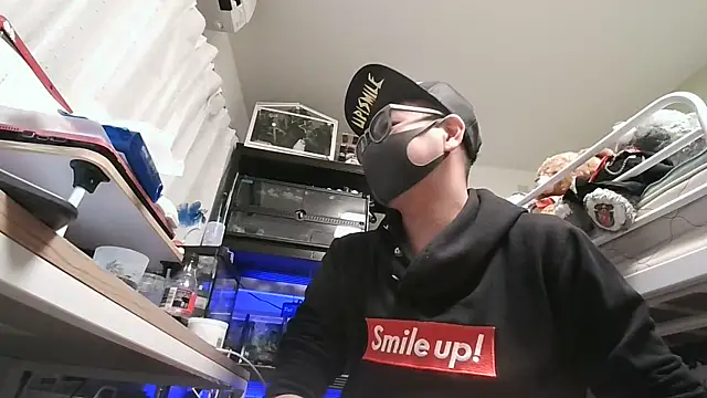 Snapshot of Owl1216 chatting on December 28, 1:08 pm Owl1216 online show from December 28, 1:08 pm